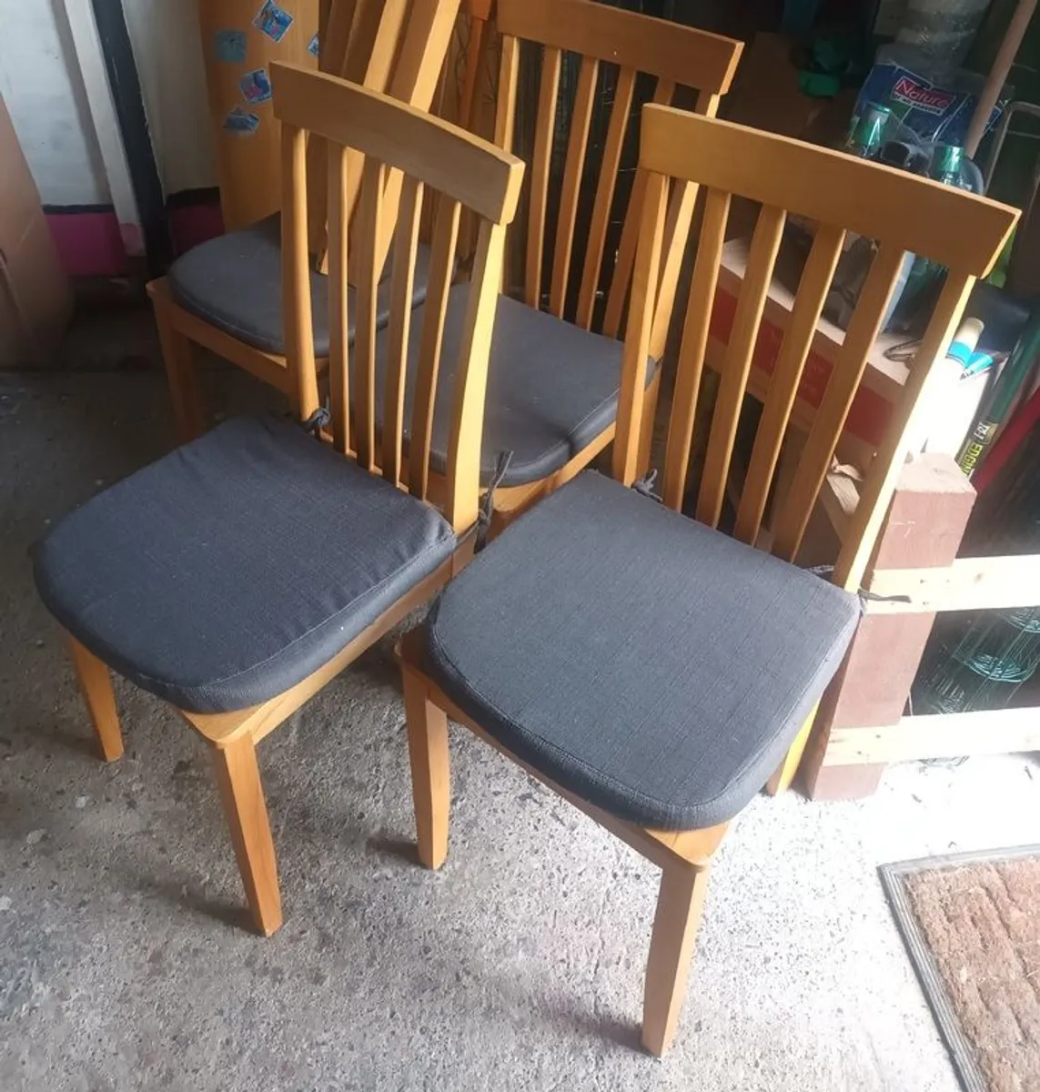 4 chairs and table - Image 2