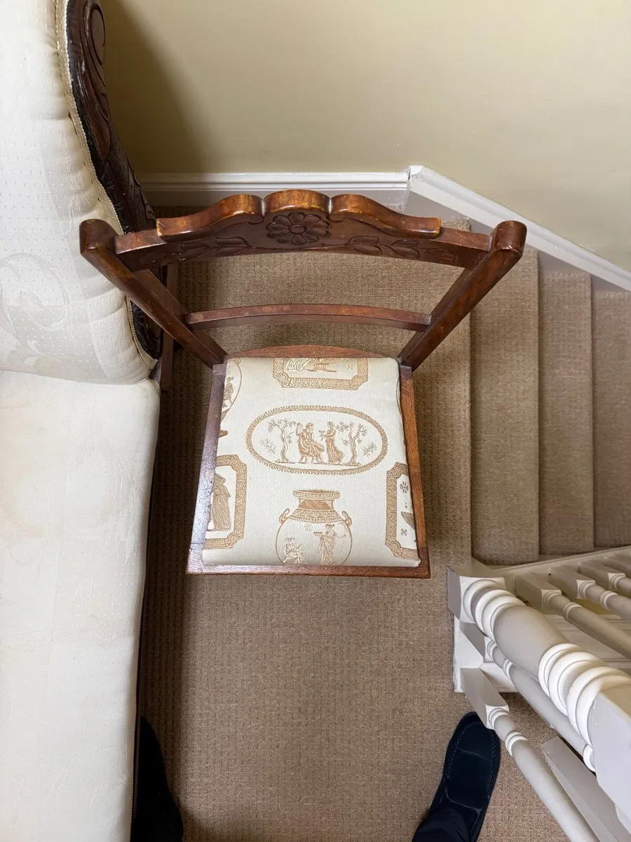 Small Chair - Image 3