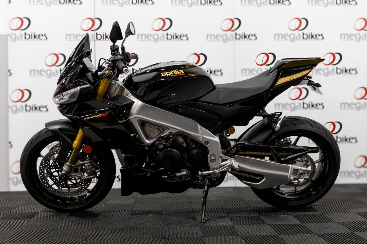 Aprilia Tuono V4 Factory 2022 - Image 2