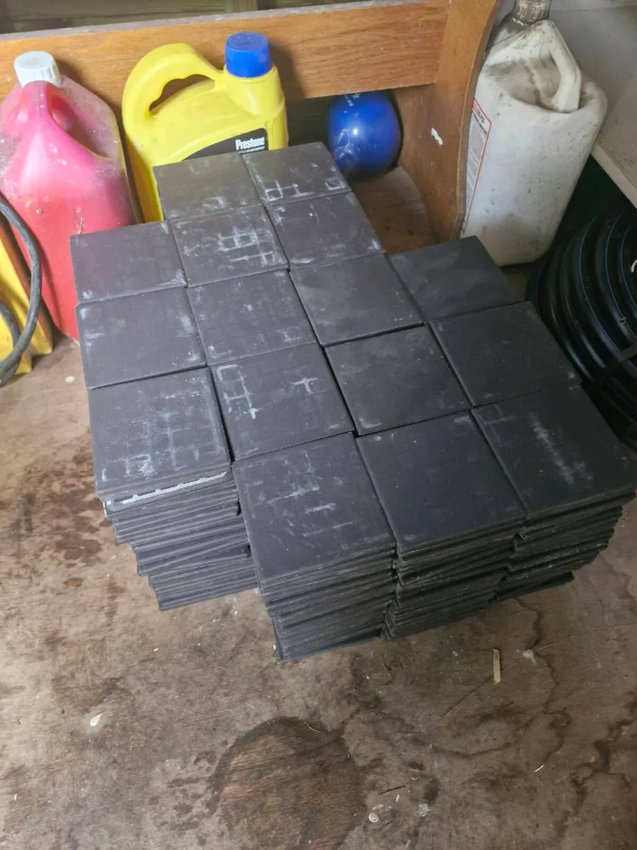 Bathroom tiles - Image 2
