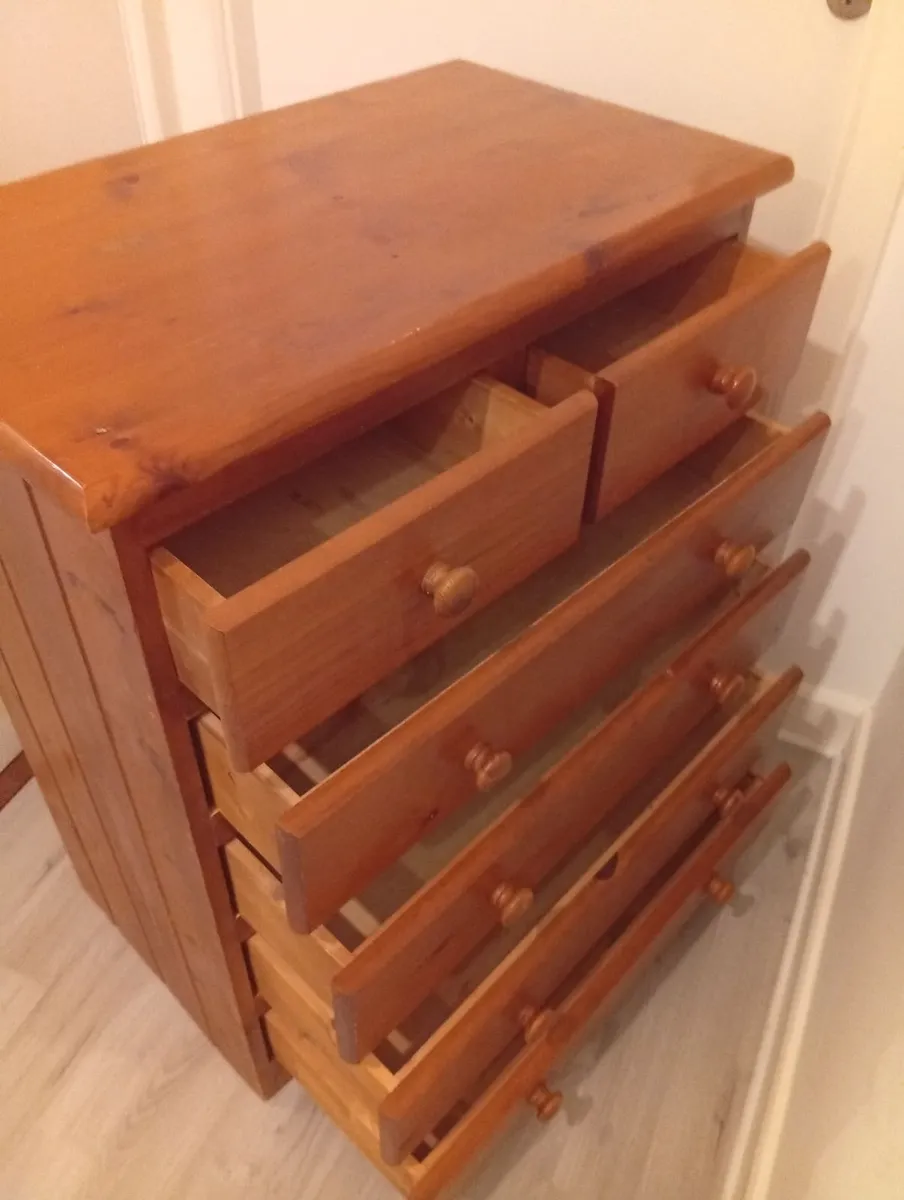 Solid wood Sturdy Quality Chest of drawers - Image 4