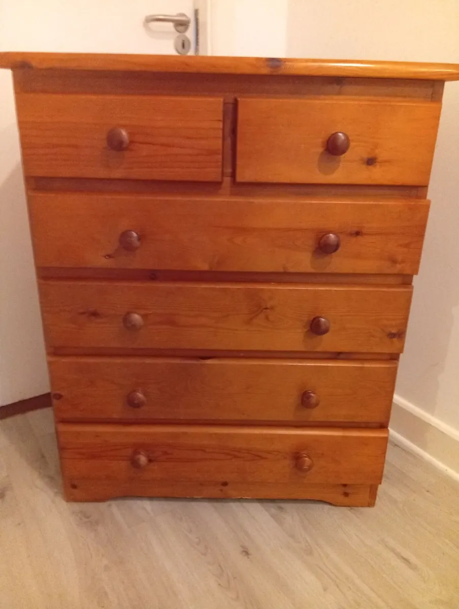 Solid wood Sturdy Quality Chest of drawers - Image 1
