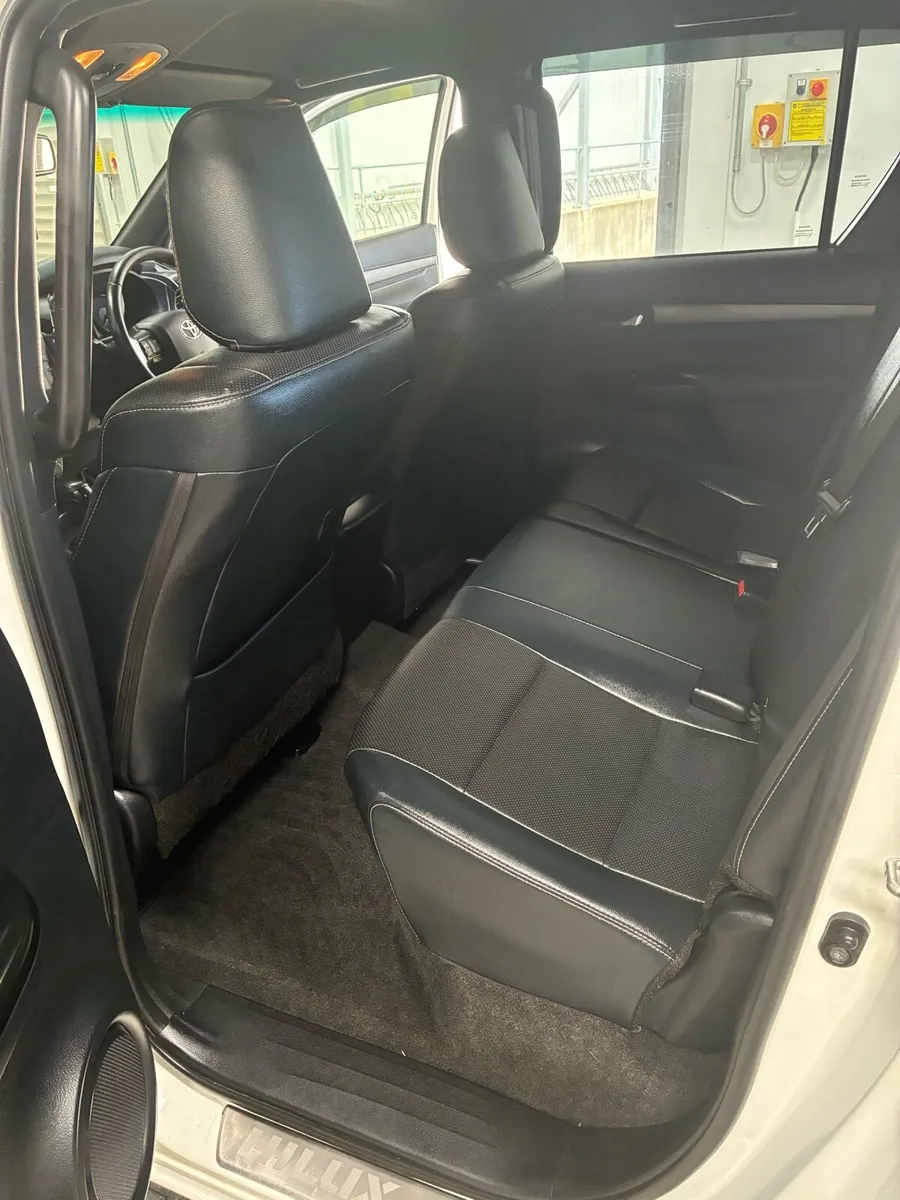 Toyota Hilux - Image 4
