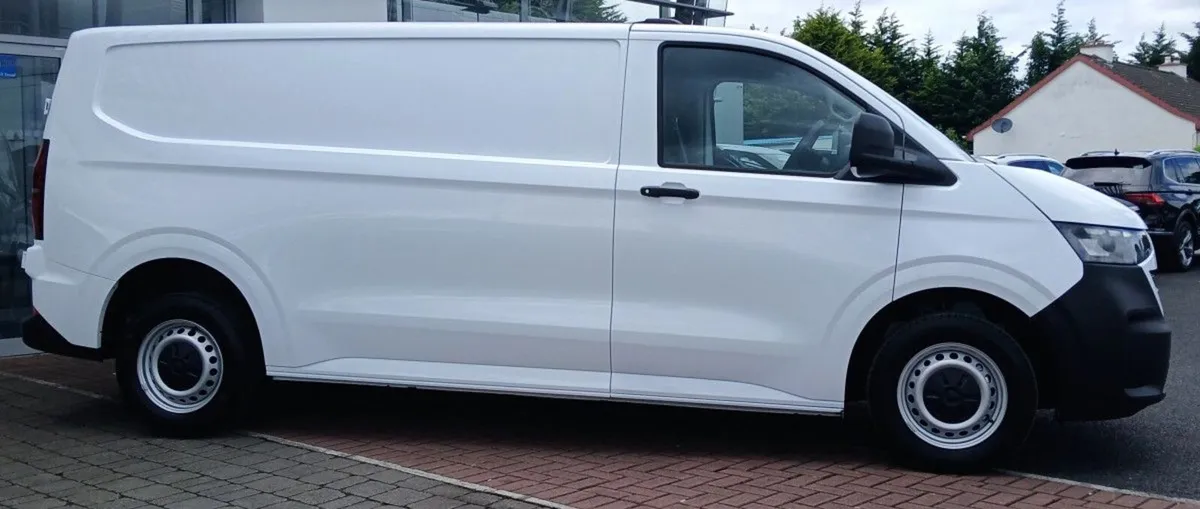 Volkswagen Transporter TRENDLINE LWB28 110BHP  M6F - Image 2