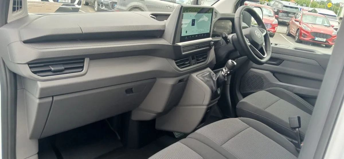 Volkswagen Transporter TRENDLINE LWB28 110BHP  M6F - Image 3