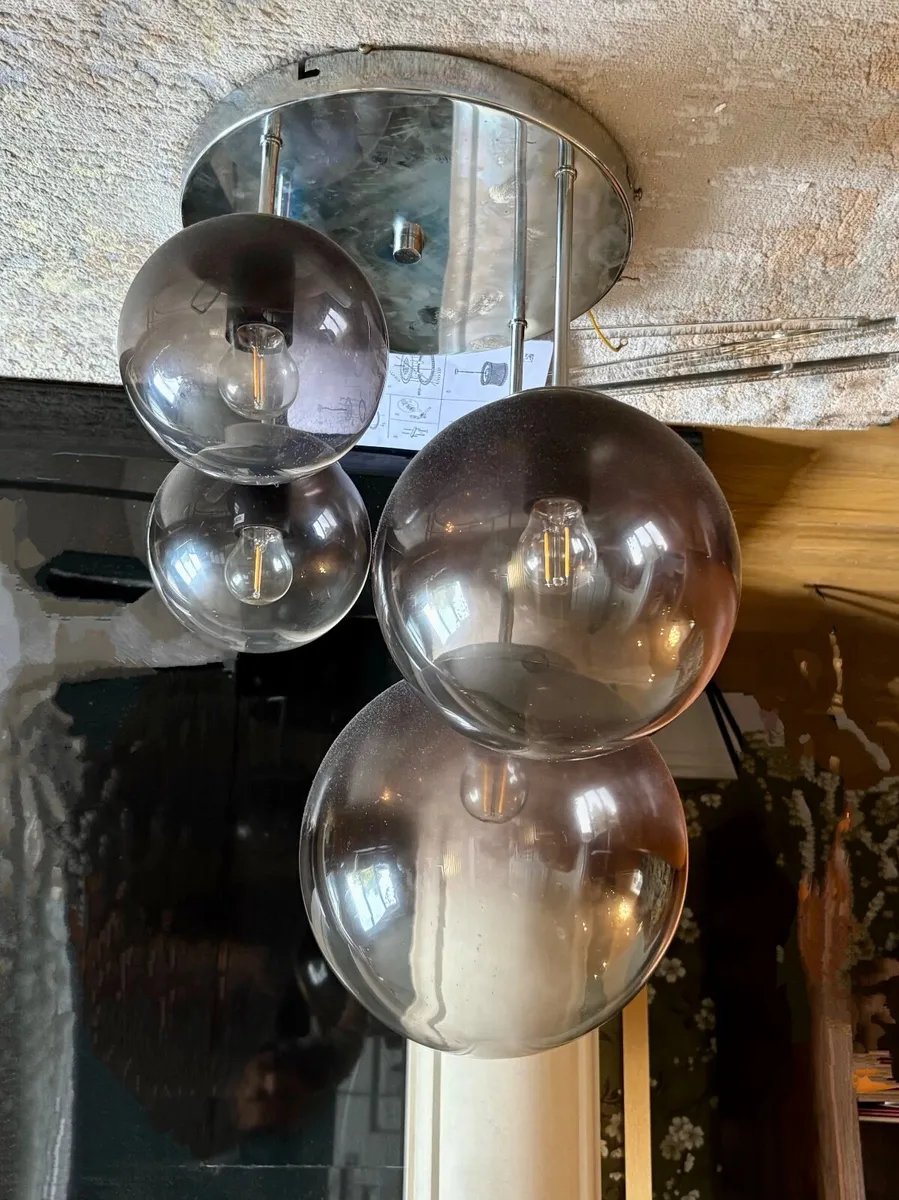 Light fixture