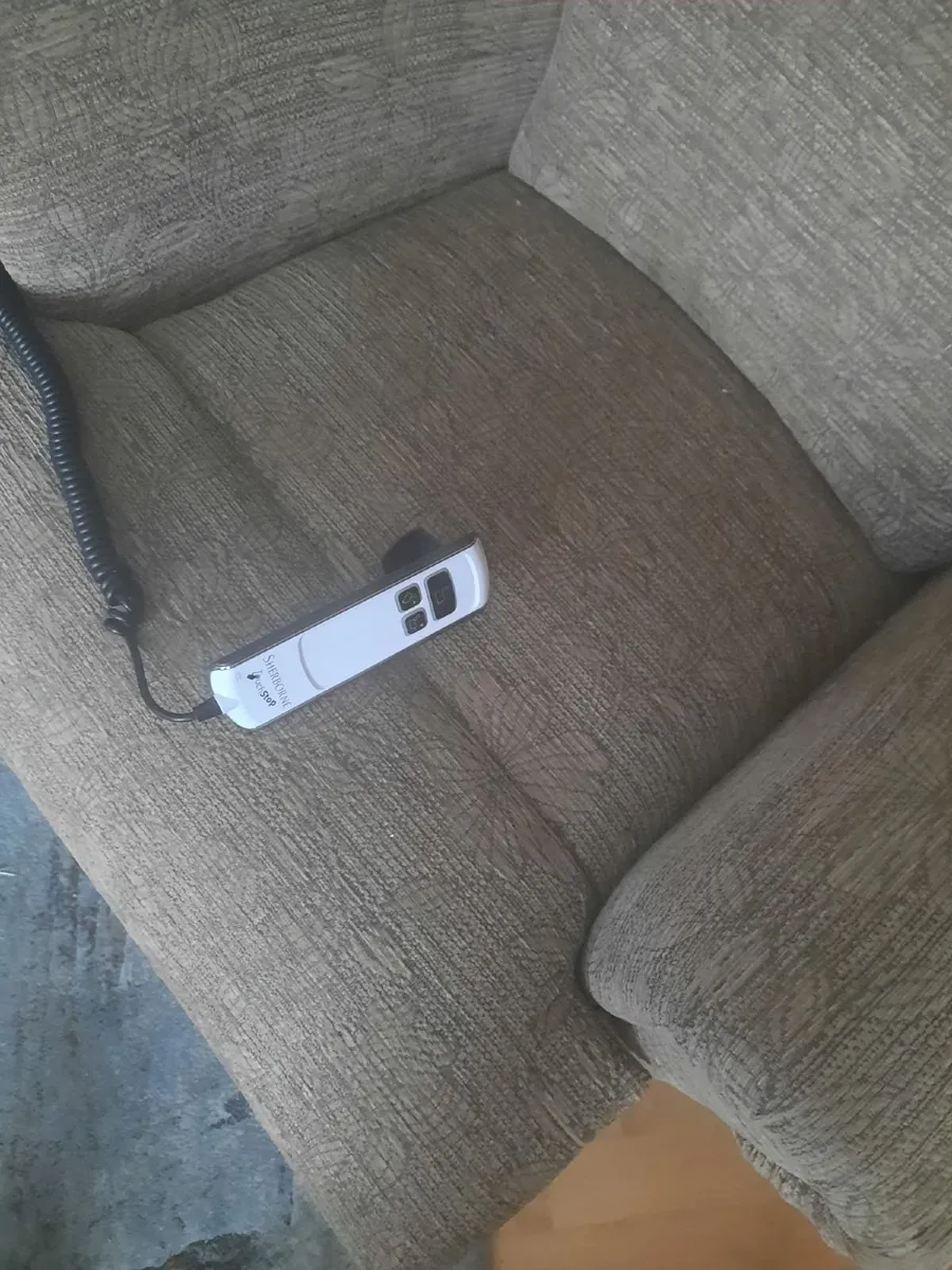 Electric recliner chair - Image 3