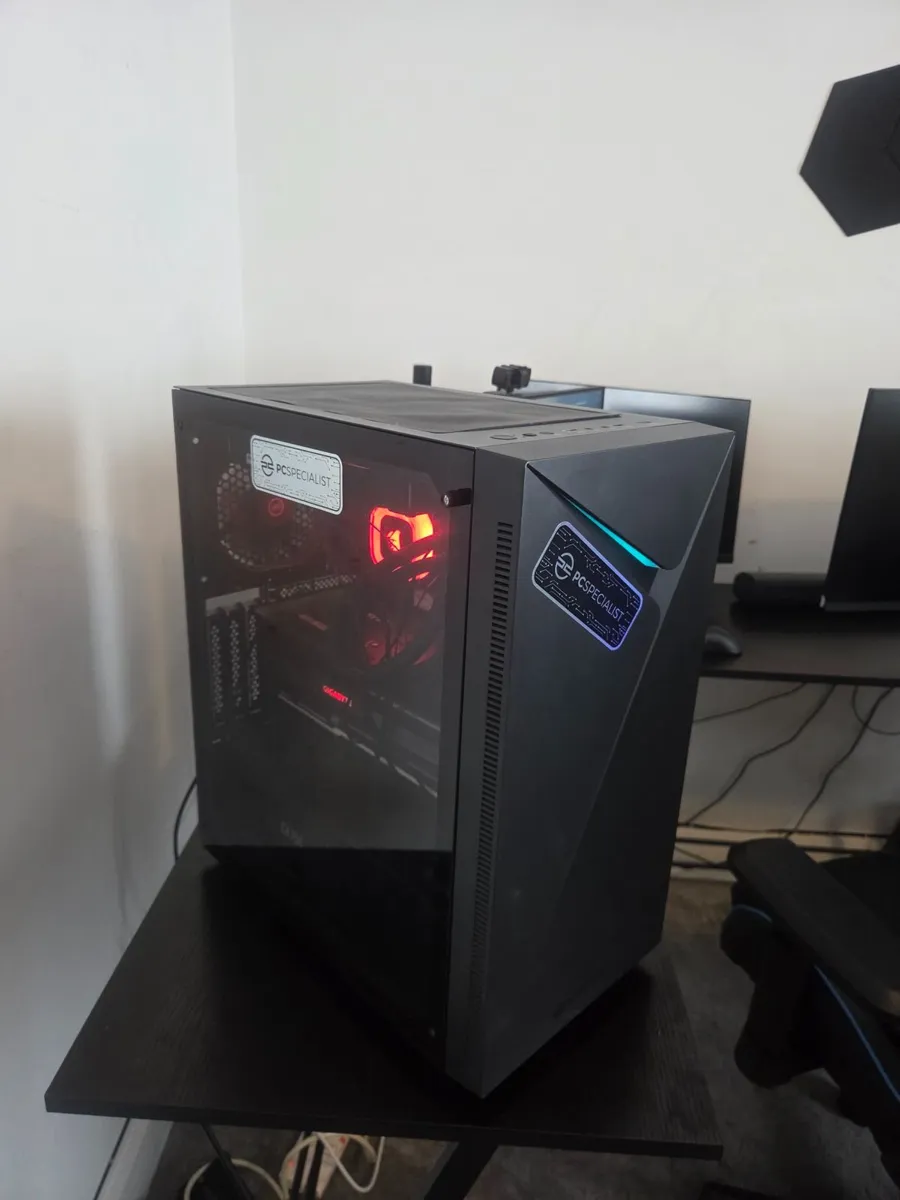 Gaming computer bundle - Image 1