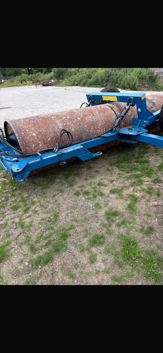 Roller - Image 2