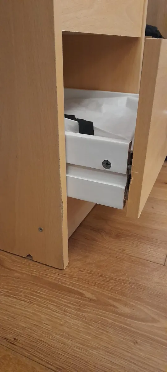 Desk - Image 4