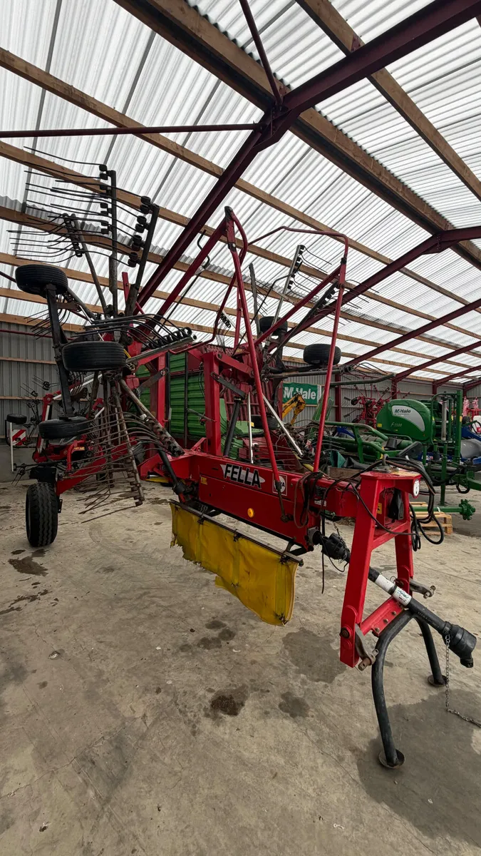 Fella 20 ft  silage rake - Image 3