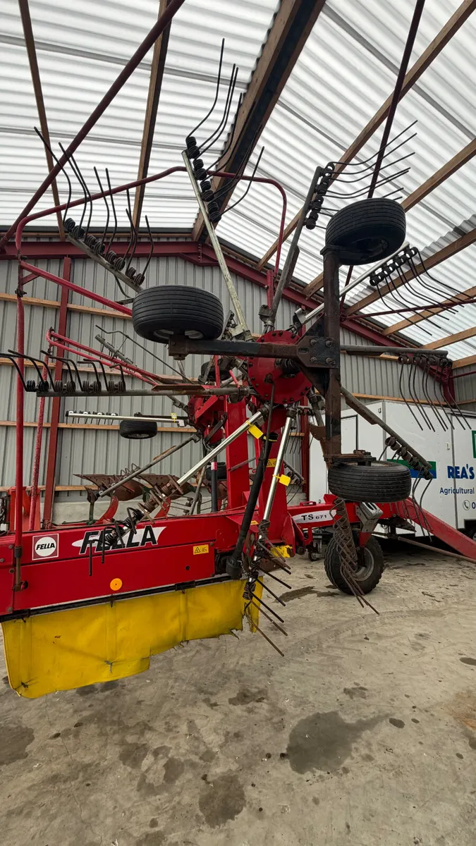 Fella 20 ft  silage rake - Image 2