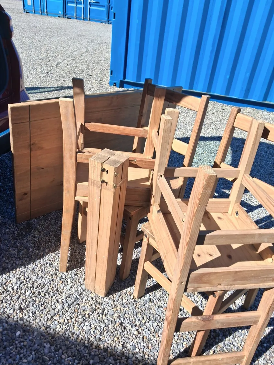 Table and 4 chairs - Image 2