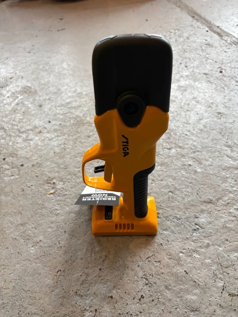 STIGA BATTERY PRUNING SHEARS - FOR SALE - Image 3