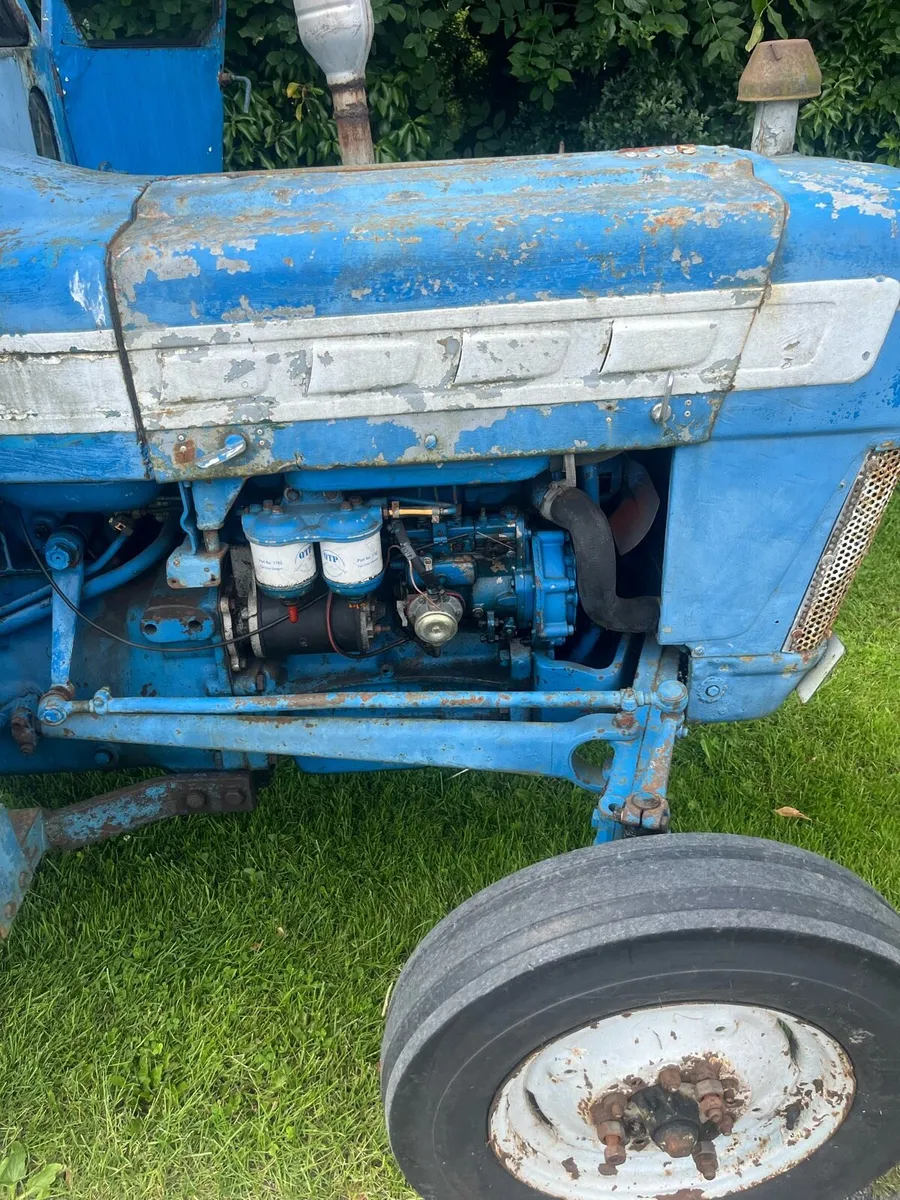 Tractor Ford 3000 - Image 3