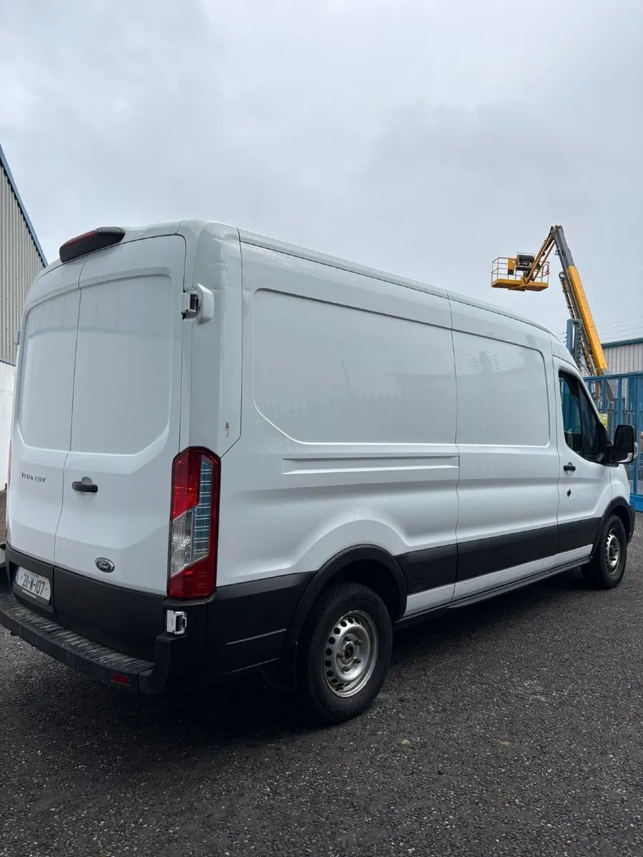 211 Ford Transit Van - Image 4