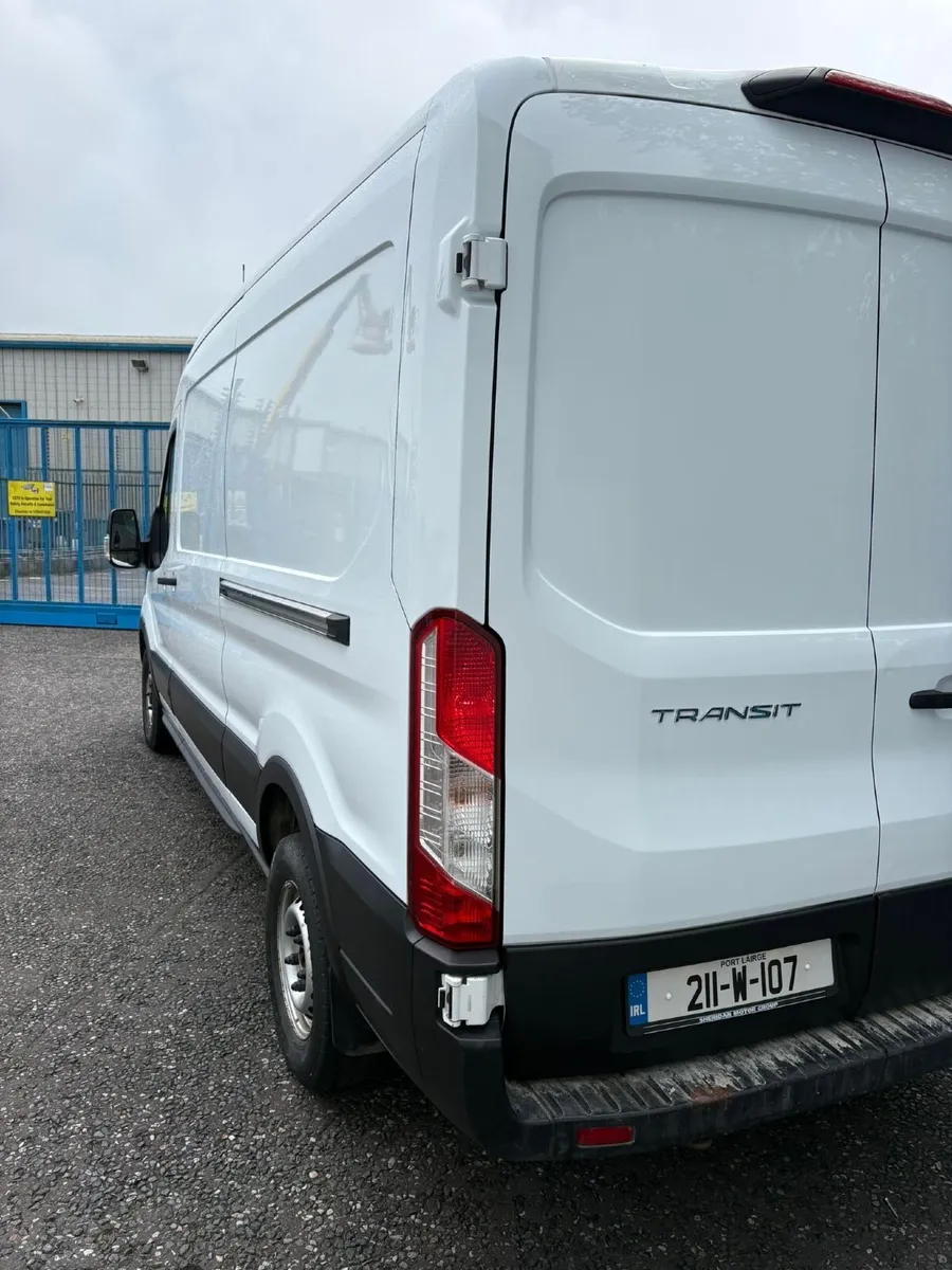 211 Ford Transit Van - Image 2