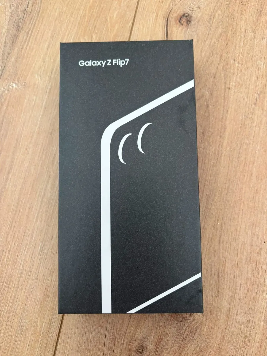 Samsung Galaxy Z Flip 7 - Image 1