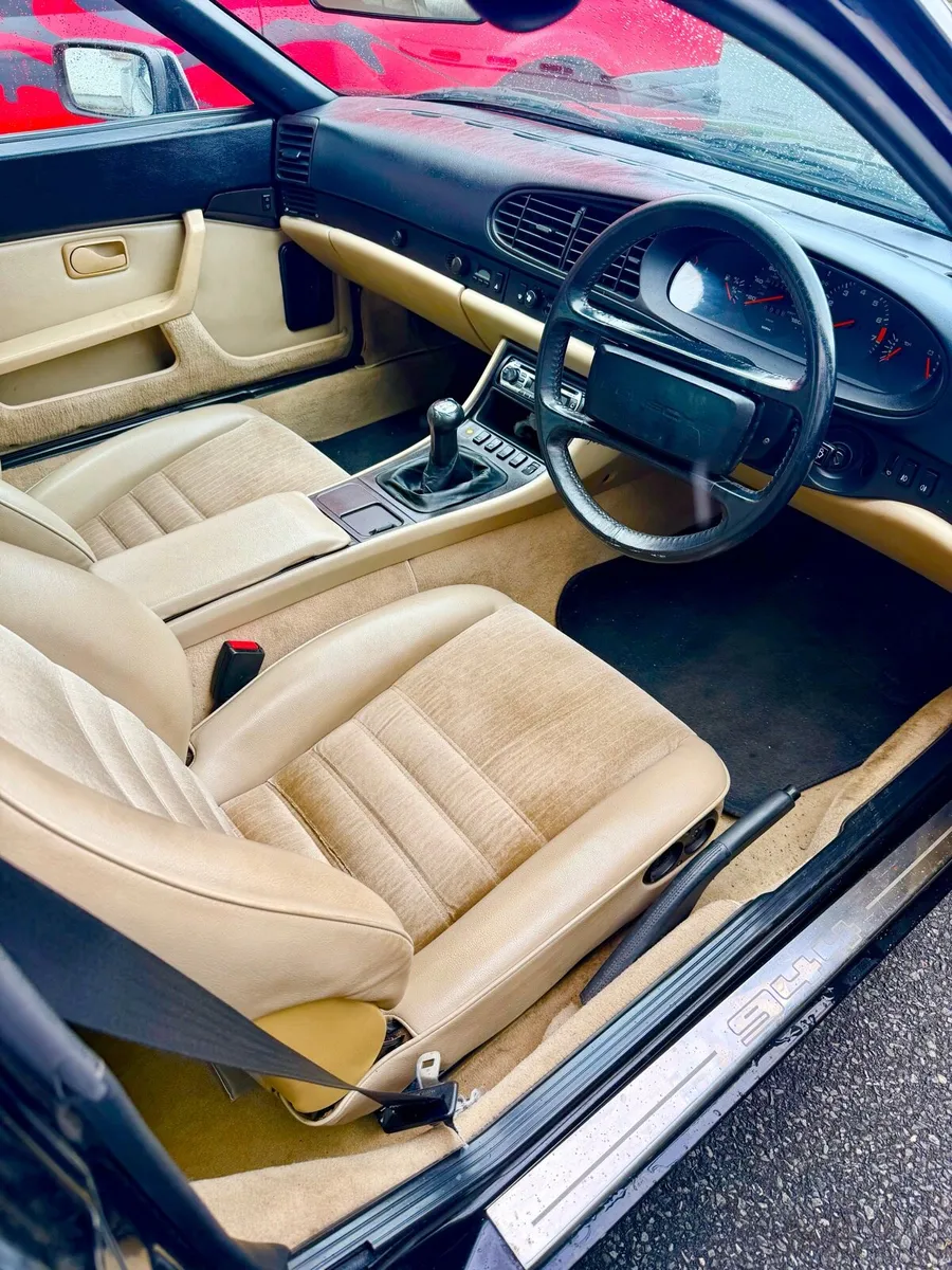 Porsche 944 - Image 4