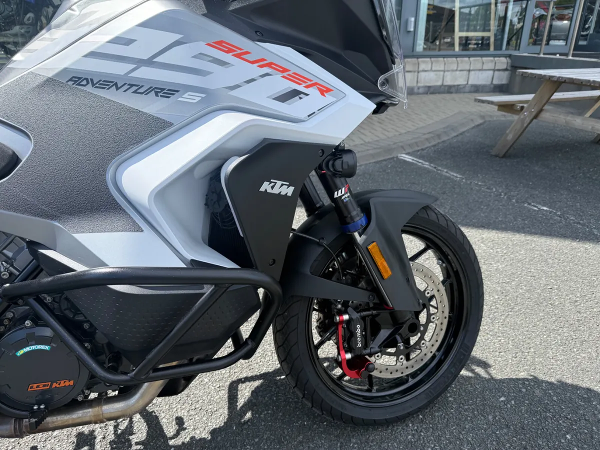 2025 KTM 1290 Super Adventure S - Image 2