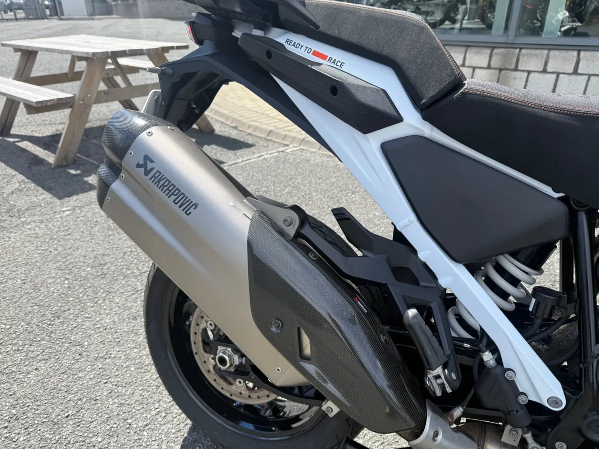 2025 KTM 1290 Super Adventure S - Image 4