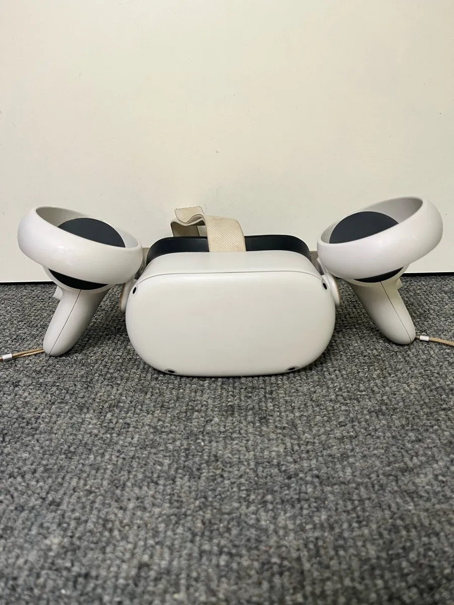 Meta Quest 2 Headset, Controllers and Case - Image 1