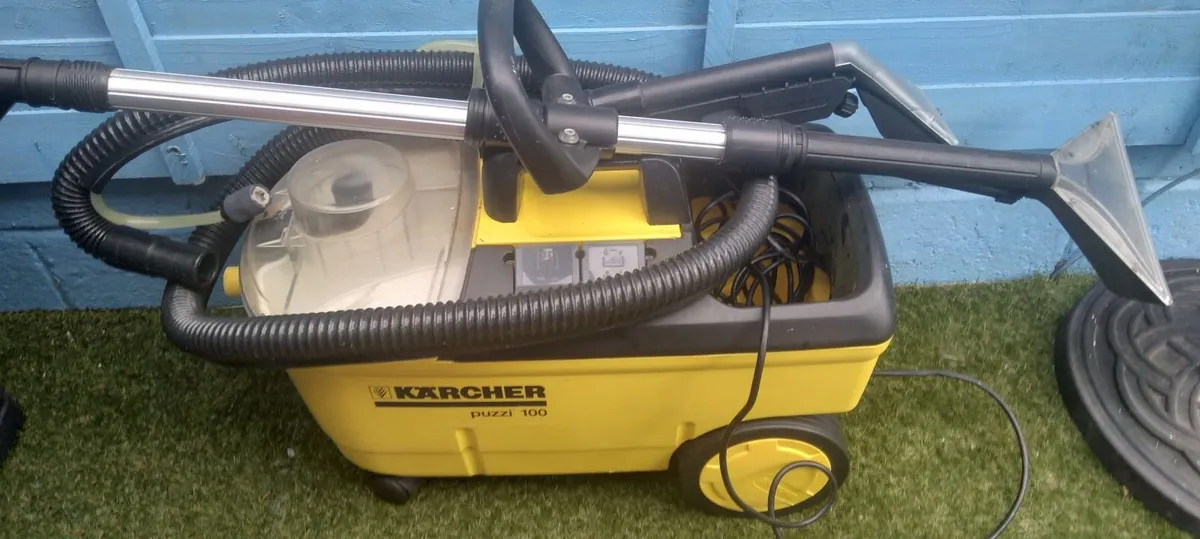 Puzzi 100 Karcher Carpet washer - Image 1
