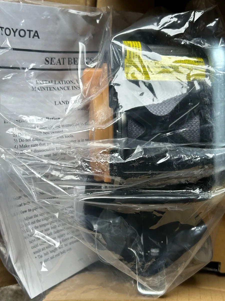 2007 Landcruiser seatbelt tensioners - Image 1