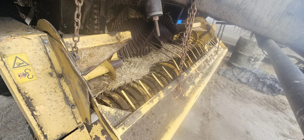 2000 New Holland BB960 Square Baler (Due In) - Image 2