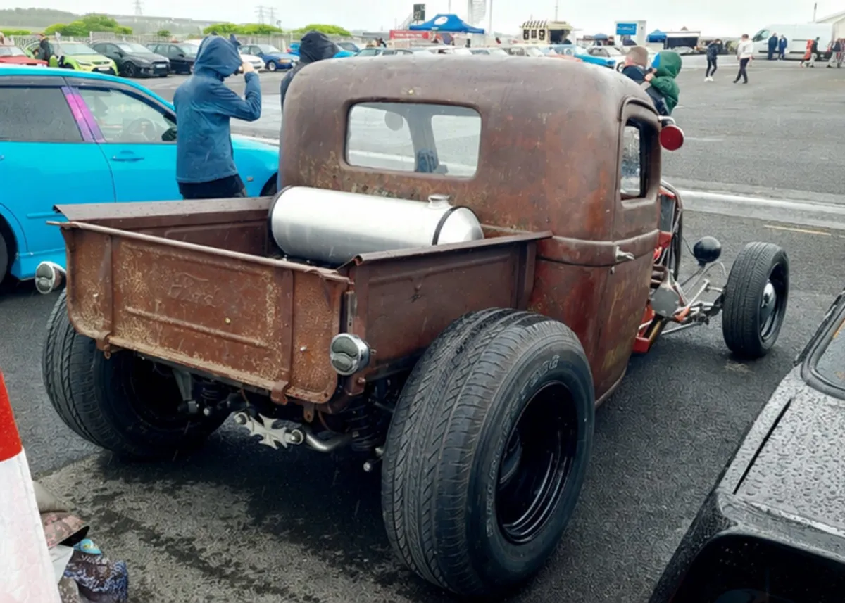 1945 all steel ford pickup street rod - Image 3