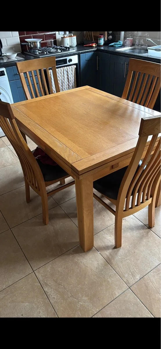 Oak table plus 4 chairs - Image 1