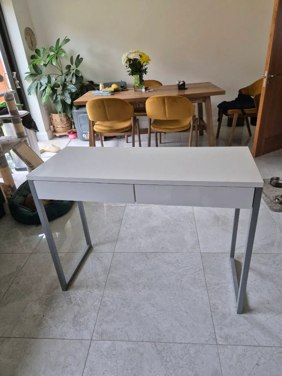 White small desk/dressing table - Image 1