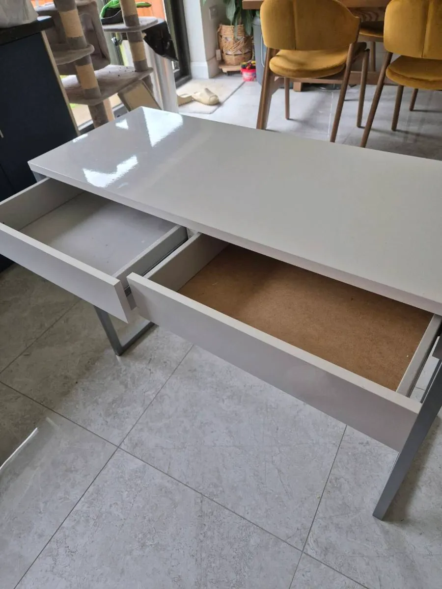White small desk/dressing table - Image 2