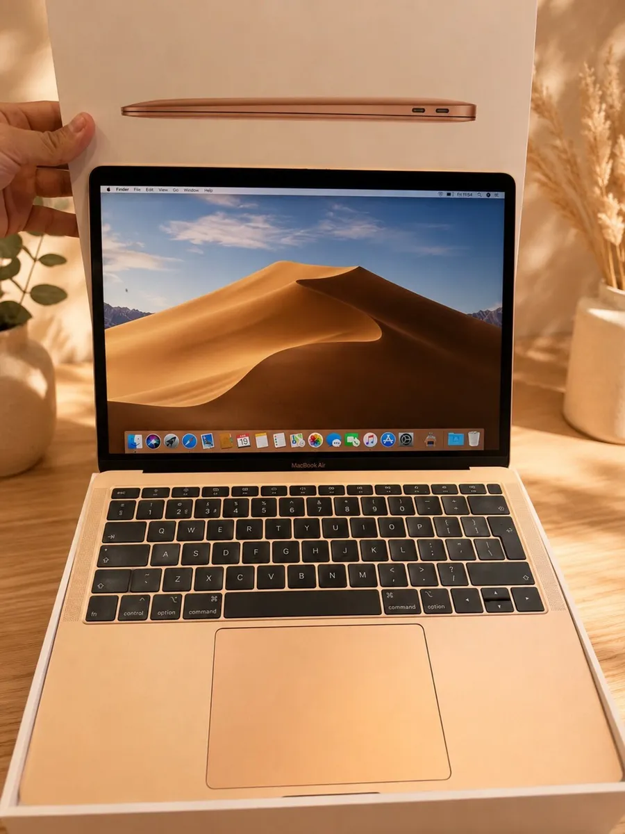 Apple MacBook Air - Image 1