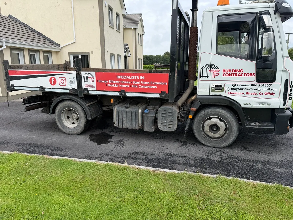 131 Iveco 75E 17 Euro cargo tipper - Image 3
