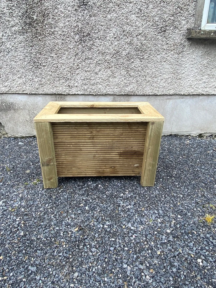 Flower box - Image 1