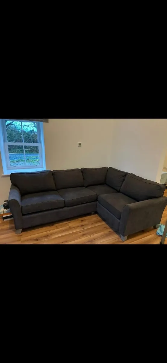 Couch - Image 2