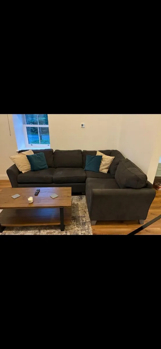 Couch - Image 4