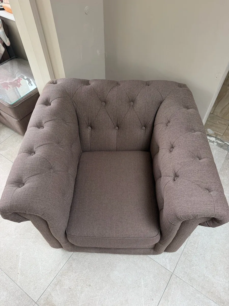DFS Tufted Armchair - Image 1