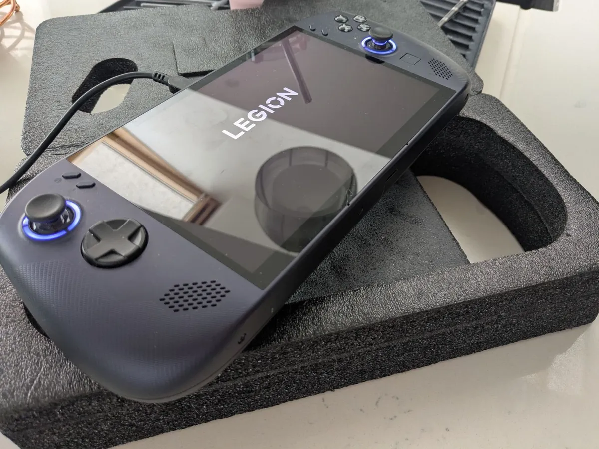Lenovo Go S handhelm gaming console 1TB - Image 3