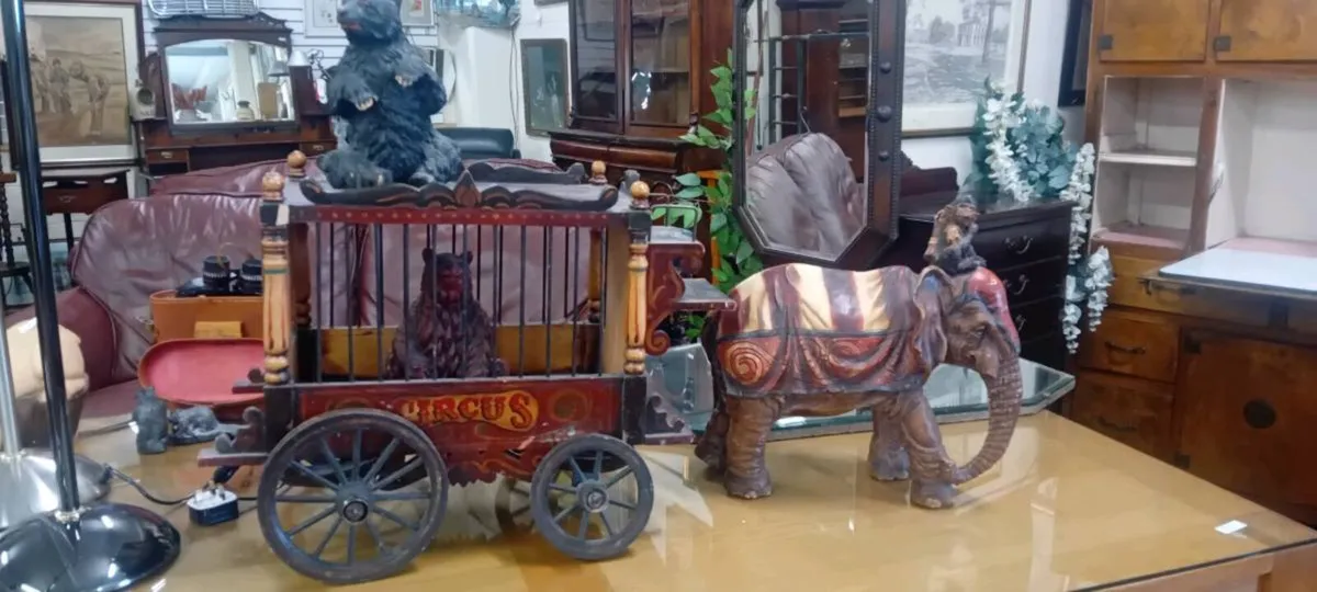 Barnham And Bailey Style Circus Model - Image 1