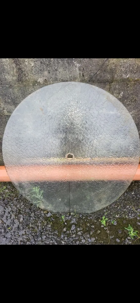 Large Glass for a round table - Image 4