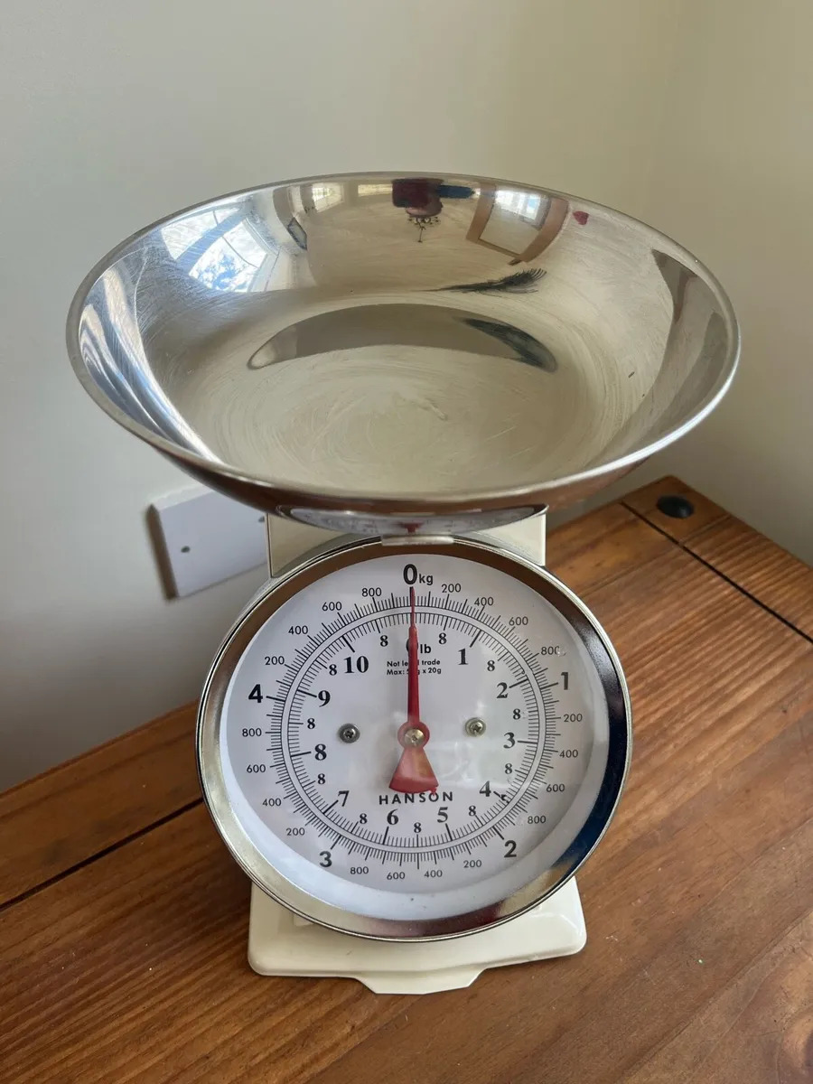 Hanson Vintage Style Metal kitchen scales - Image 2