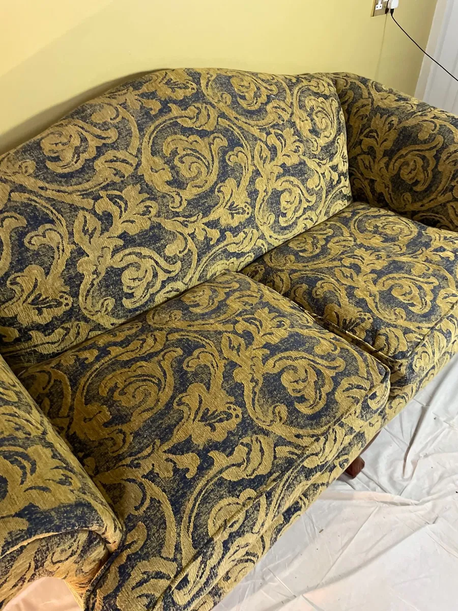 Traditional Two-Seater Sofa in Blue & Gold Damask - Image 3