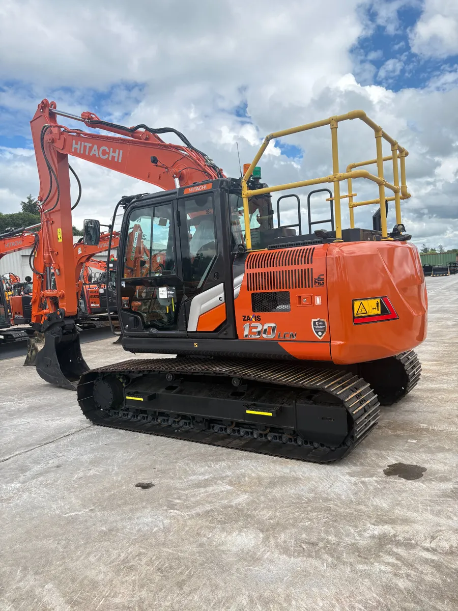 HITACHI ZX130-7 - Image 2