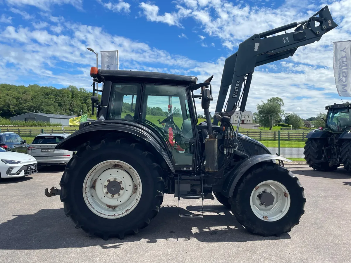 Valtra N103 High Tech - Image 4