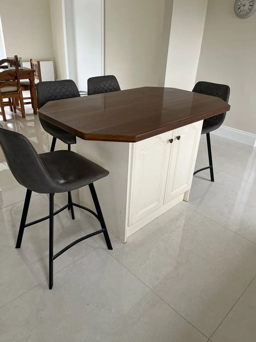 Kitchen island - Image 3
