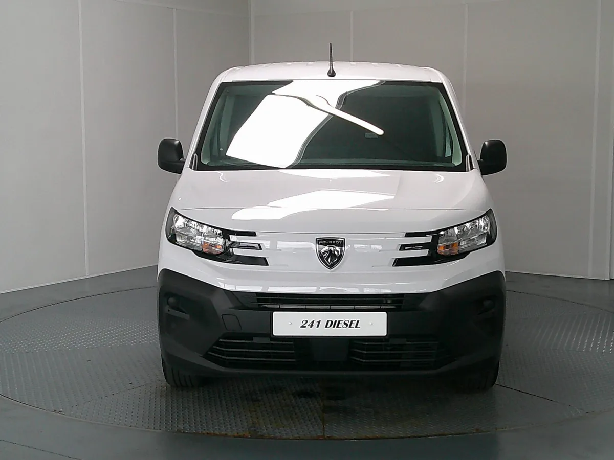 PEUGEOT PARTNER VAN 2024 - Image 2