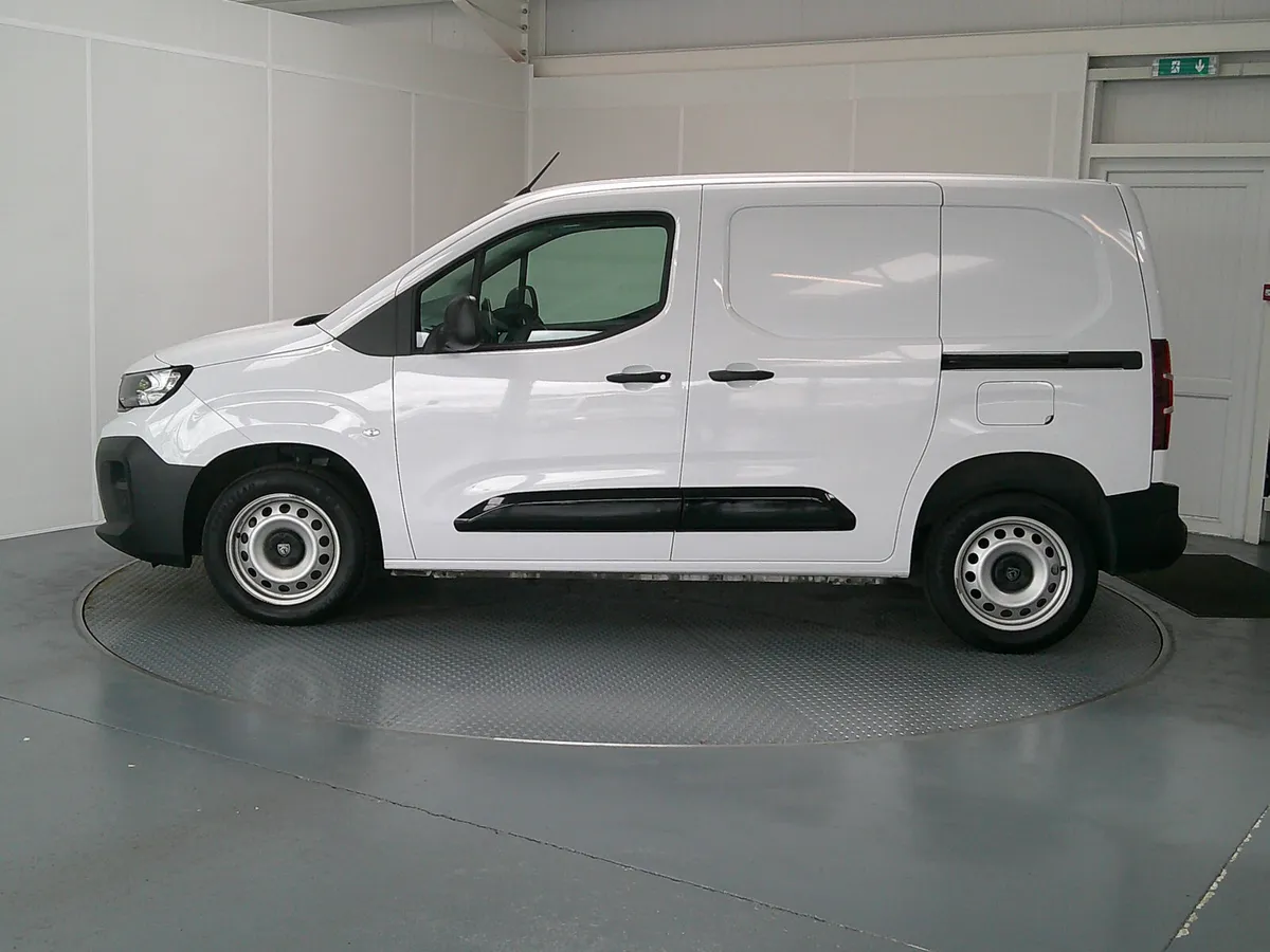 PEUGEOT PARTNER VAN 2024 - Image 4