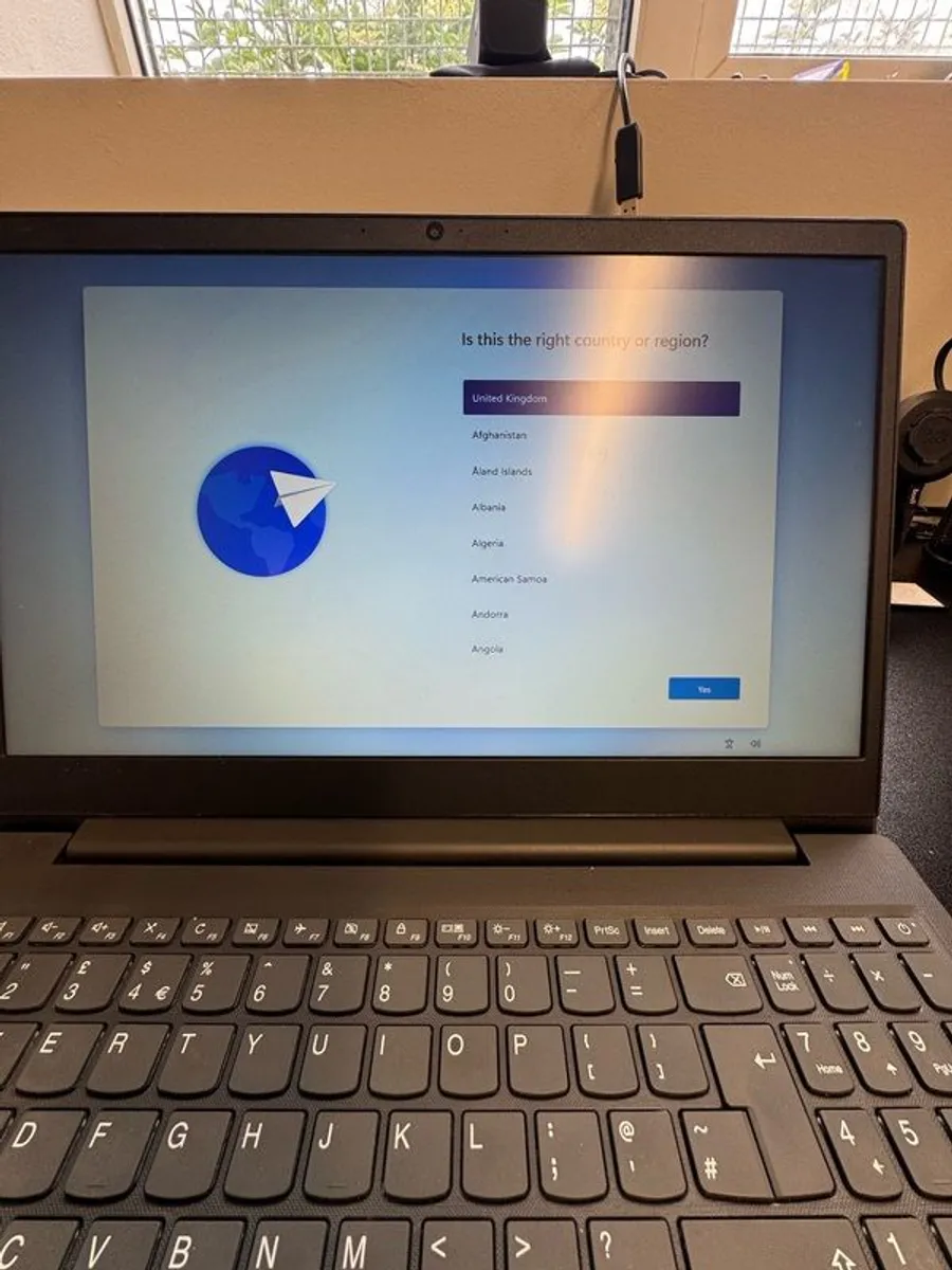 Lenovo Laptop - Image 2